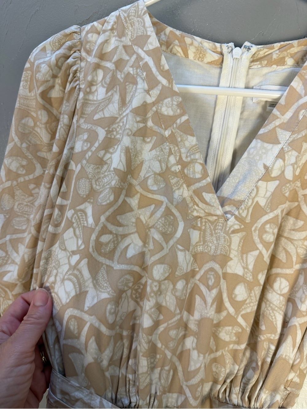 Calvin Klein Beige Floral Puff-Sleeve Midi Dress with Tie Waist - Picture 3 of 8